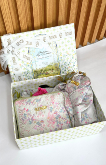 SET HAMPERS RAYA SERIES. SERI 1